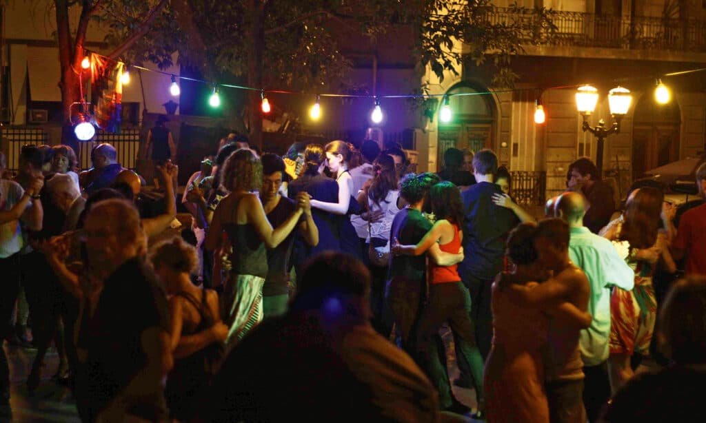 Vida noturna em Buenos Aires - O que fazer à noite na cidade Vida Noturna Em Buenos Aires 1024x614