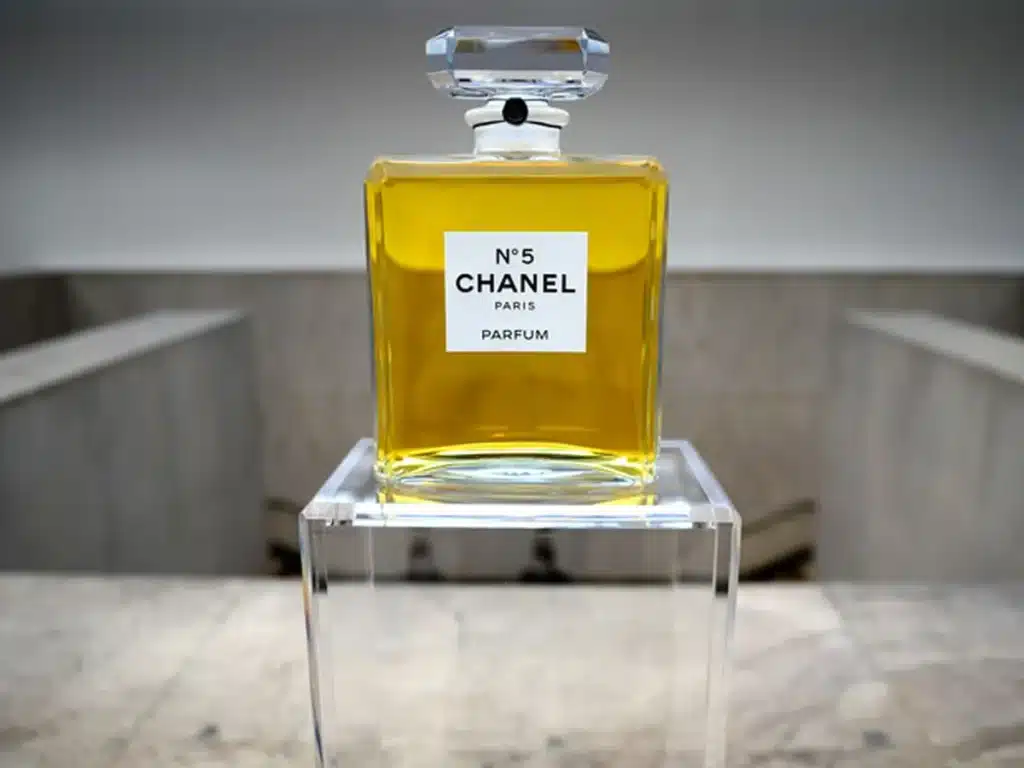 Perfumes icônicos: curiosidades e histórias por trás das fragrâncias Chanel51 1024x768