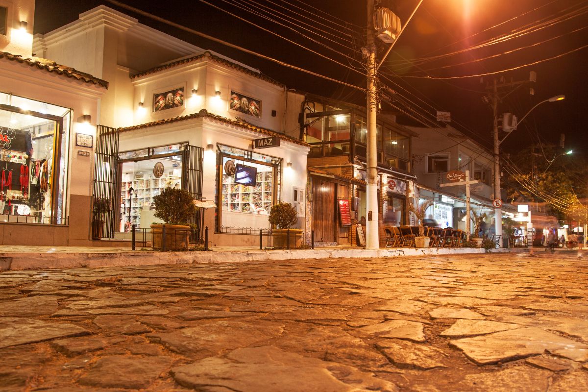 Rua das Pedras no centro de Búzios
